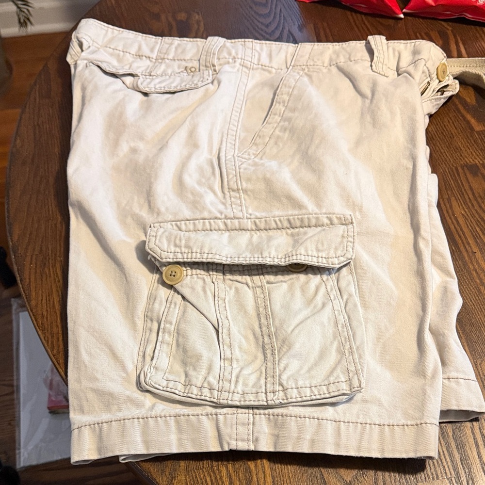 Aeropostale Men's Beige Cargo Shorts